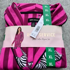 NEW Room Service Women's XL Shawl Collar Pajama Set Pink Zebra & Stripe Pattern